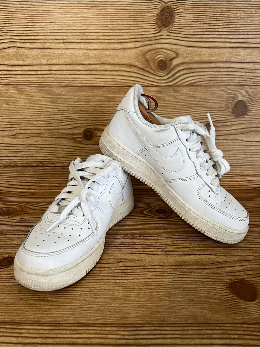 Nike Air Force 1 Low Top Triple White Leather Lace-Up Sneakers DD8959-100 Sz 6.5 - Picture 1 of 12